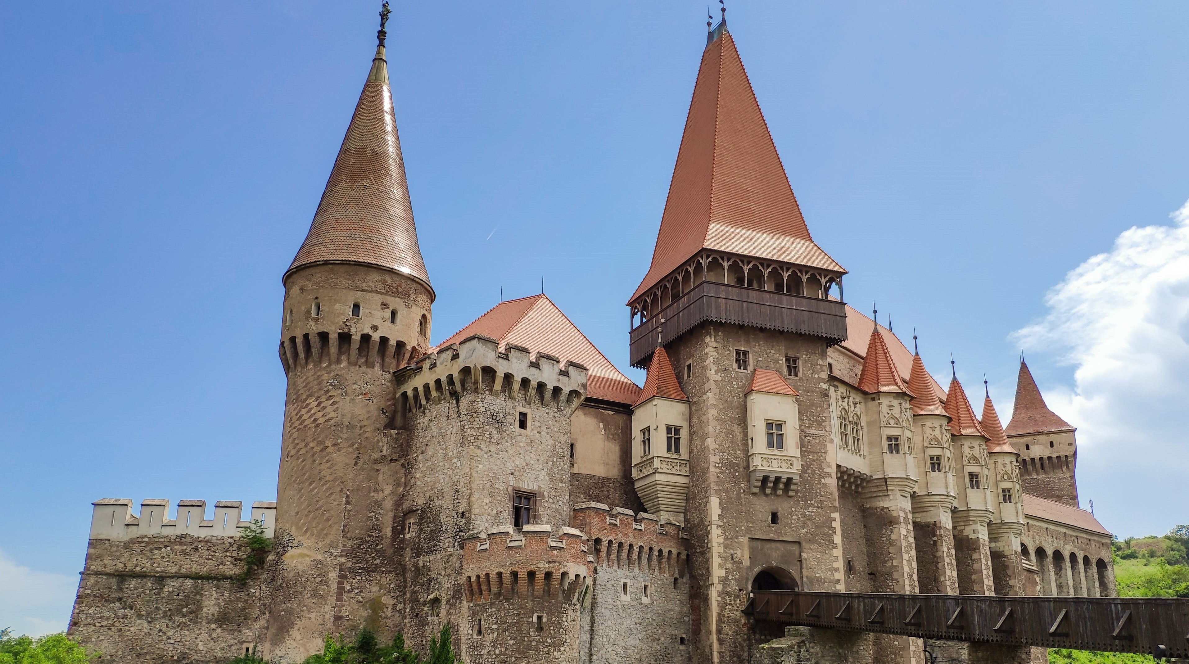 ROMANIA'S CASTLES: FROM LEGENDARY DRACULA'S TO FAIRY TALE