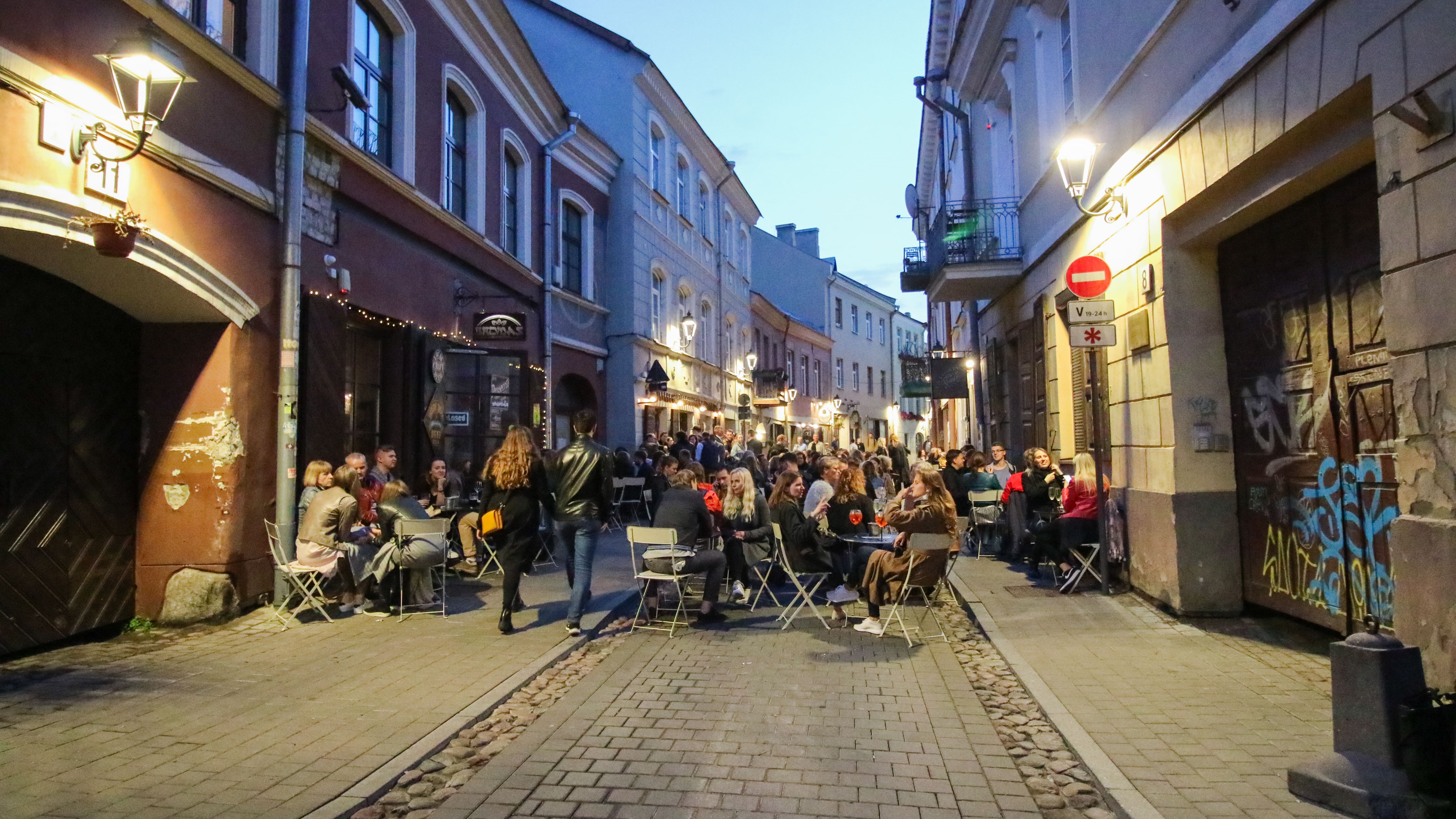 LOCAL & STREET FOOD COMBINED WITH AN EVENING DRINK IN VILNIUS