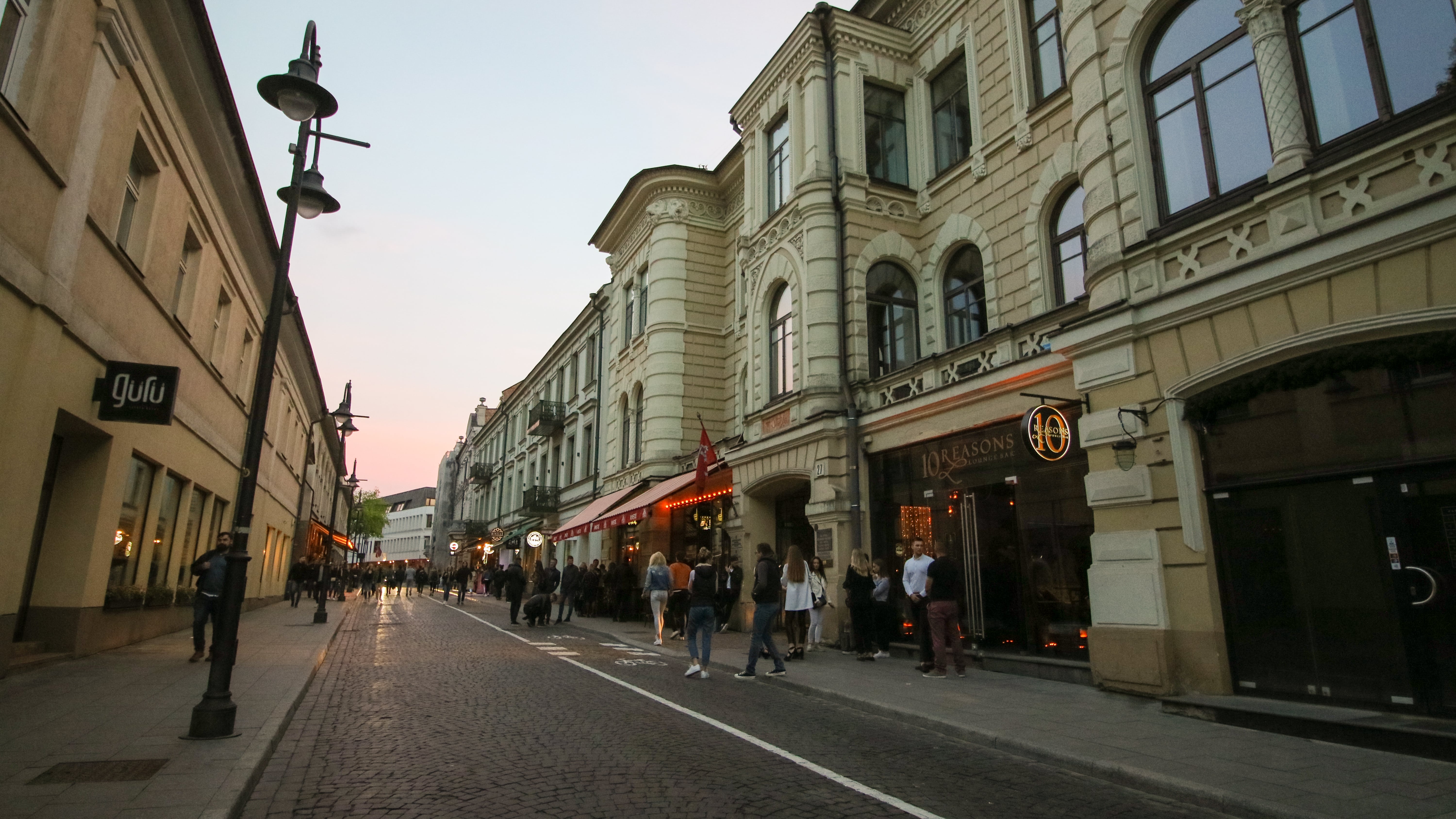 LOCAL & STREET FOOD COMBINED WITH AN EVENING DRINK IN VILNIUS