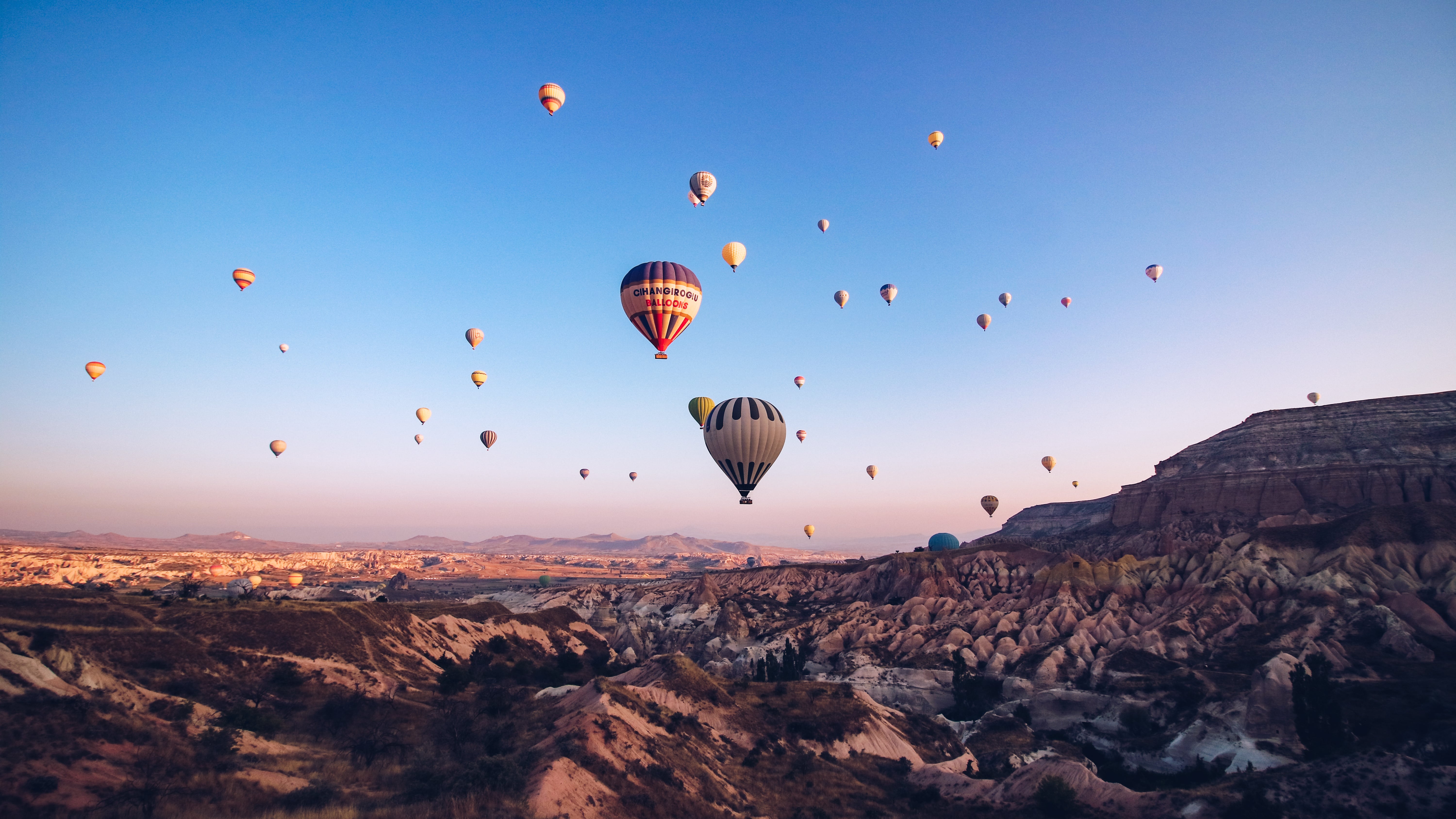 OUR ADVENTUROUS HIKE THROUGH CAPPADOCIA: BEST PLACE TO SEE HOT AIR BALLOONS